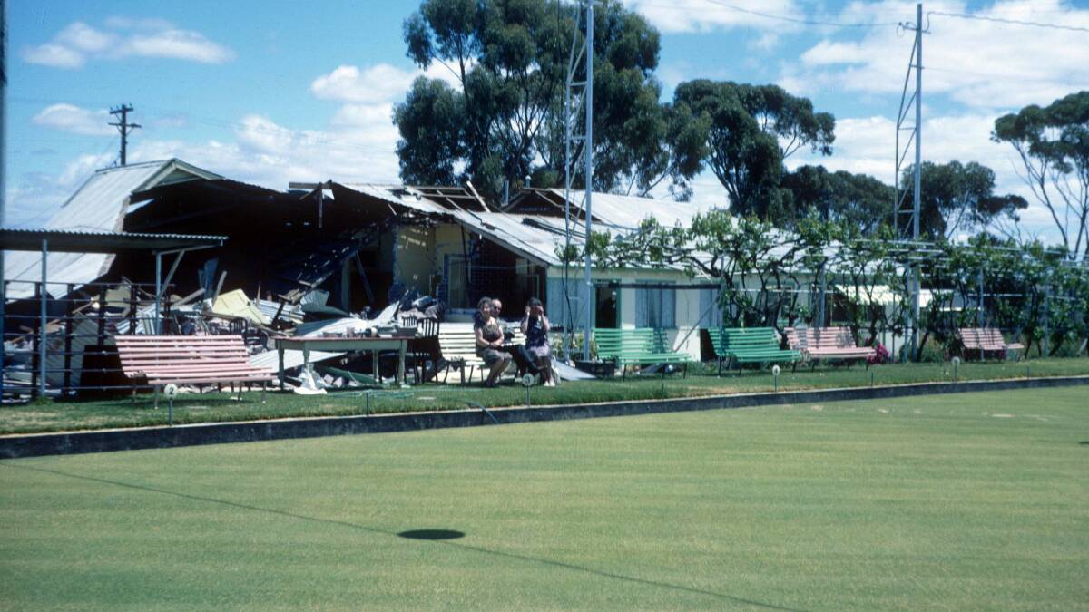  In 1968 the Meckering Earthquake destroyed much of the town's facilities, including its sporting buildings. This led to the formation of the Meckering Sporting Club which opened in 1970 and amalgamated the town's bowls, tennis and golf clubs.