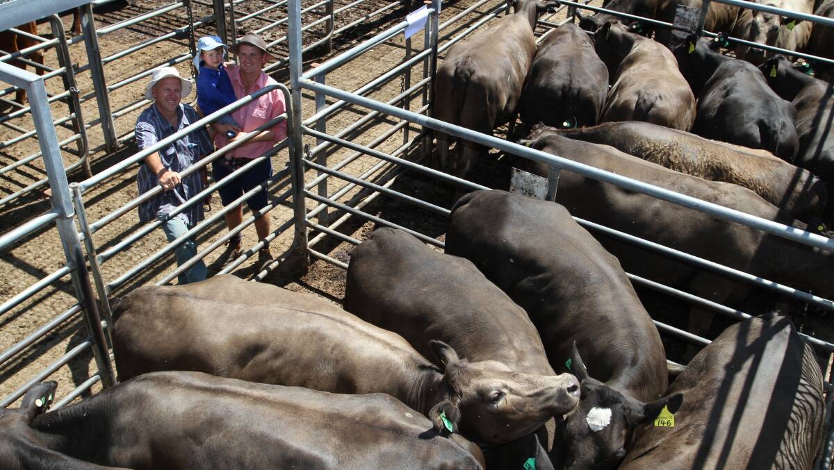 With the $2550 top-priced pen of Murray Grey-Friesian heifers sold in the sale by the Roberts family, KS & EN Roberts & Son, Elgin, were buyer Les Dabrowski (left), Allanson and Elders Harvey/Brunswick representative Alex Roberts and son Oscar.