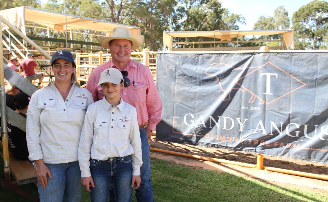 Lex Gandy and her daughter Roamy, Gandy Angus stud, Manjimup, with David Lindberg, Elders Albany, who purchased the $12,000 second top-priced bull Gandy Stellar U292 (by Gandy Stellar S195) on behalf of his client A & G Perrella, Albany.
