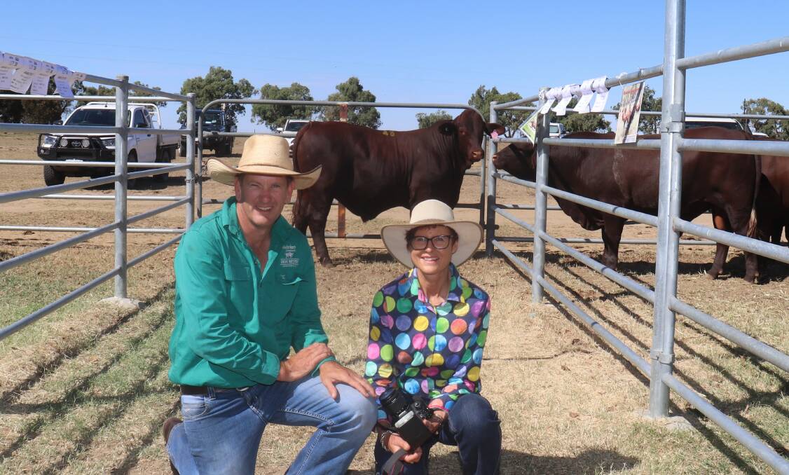 With the $9500 second top-priced bull, Wendalla Washington W31 (P), offered by guest vendor, Wendalla stud, Bolgart, were Nutrien Livestock, Pilbara agent Daniel Wood and Wendalla stud principal Wendy Gould.
