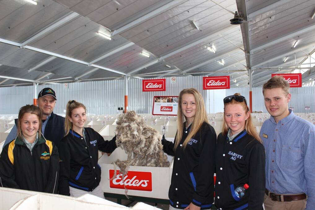WA College of Agriculture Harvey students at the Western Wool Centre.