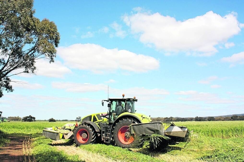 New features broaden use of CLAAS Axion