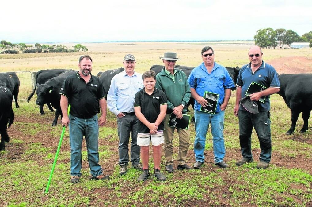 Catching up after the Allegria Park Angus stud bull sale last week which averaged $7724 were Allegria Park stud principal Andrew Kuss (left), Tony Murdoch, Virbac, Dane Kuss, Allegria Park, Landmark Brindley and Gale agent and auctioneer Neil Brindley, top price buyer Wes Graham, Esperance and second top price buyer Neil Wandel, Esperance.