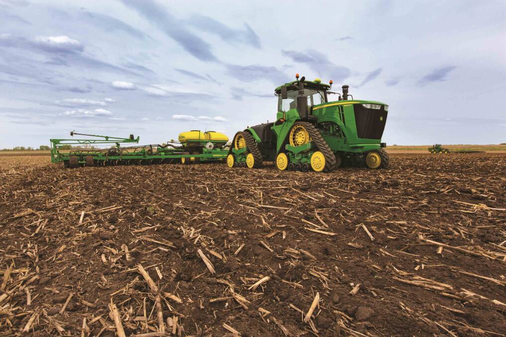 The new John Deere 9520RX narrow tracked row-crop tractor, one of three models in the range with horsepower ratings between 309kW (420hp) and 382kW (520hp). 