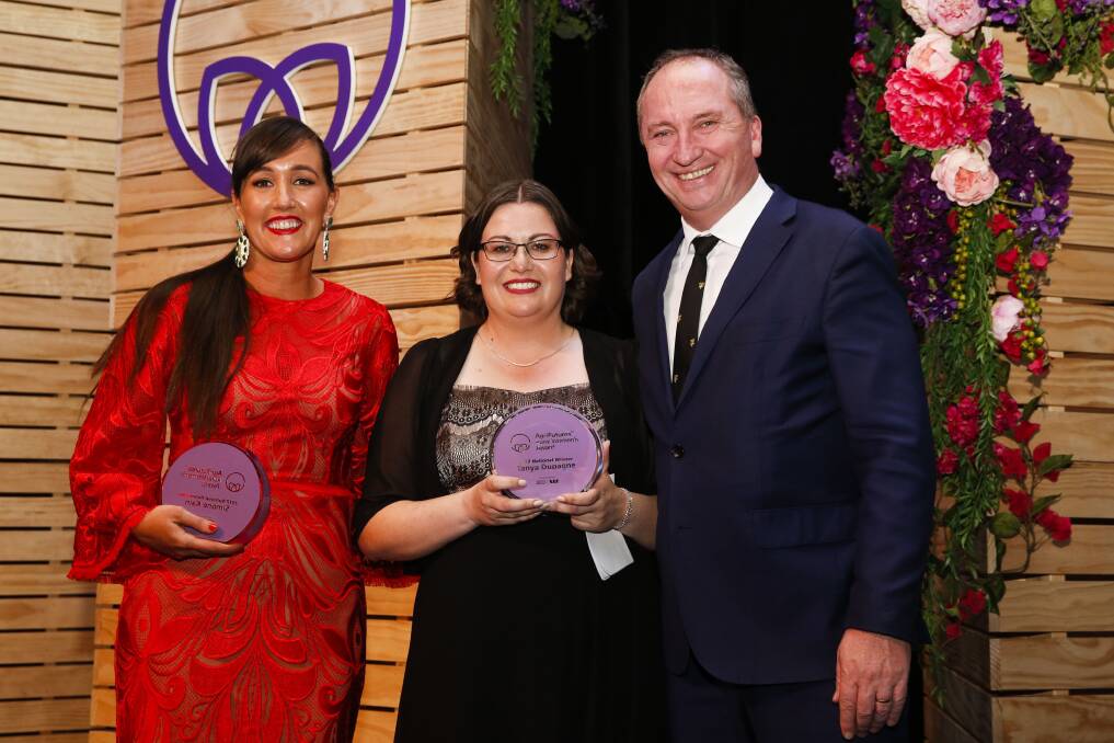 WA's Camp Kulin director Tanya Dupagne (centre) was named the 2017 AgriFutures Rural Women's Award National winner at Parliament House in Canberra last week. Ms Dupagne is pictured with South Australian runner up Simone Kain (left) and Deputy Prime Minister Barnaby Joyce.
