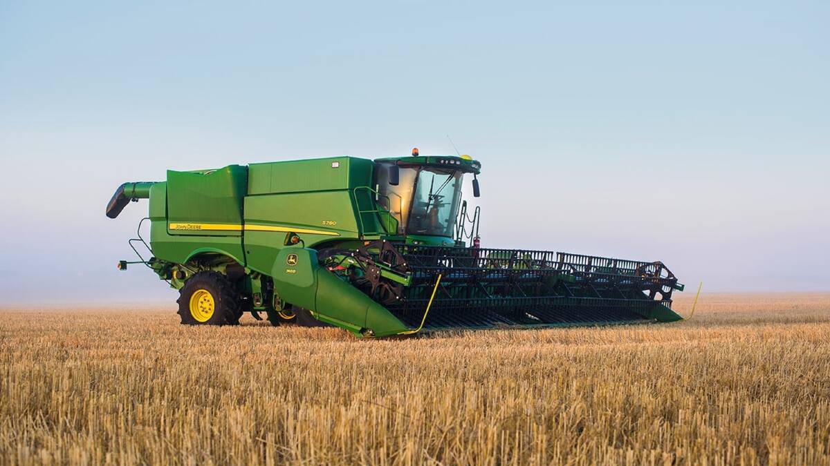 The new John Deere S700 in action in WA trials last year. AFGRI Equipment has a limited number available for this harvest.