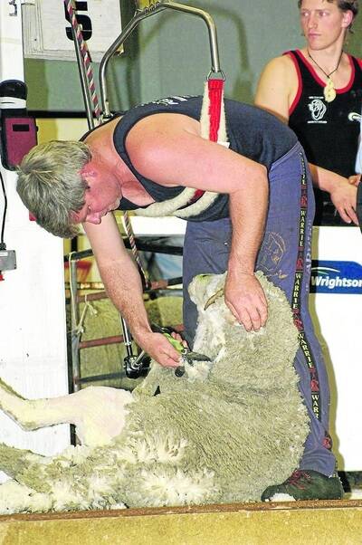 Damien Boyle on his way to victory in New Zealand. Picture: Barbara Newton - Shearing Sports NZ
