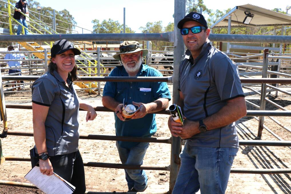 Steve Latch (centre), Karridale, bought bulls at the Whispering Pines sale and discussed his purchases after the sale with stud principals Clare and Clayton Trigwell.
