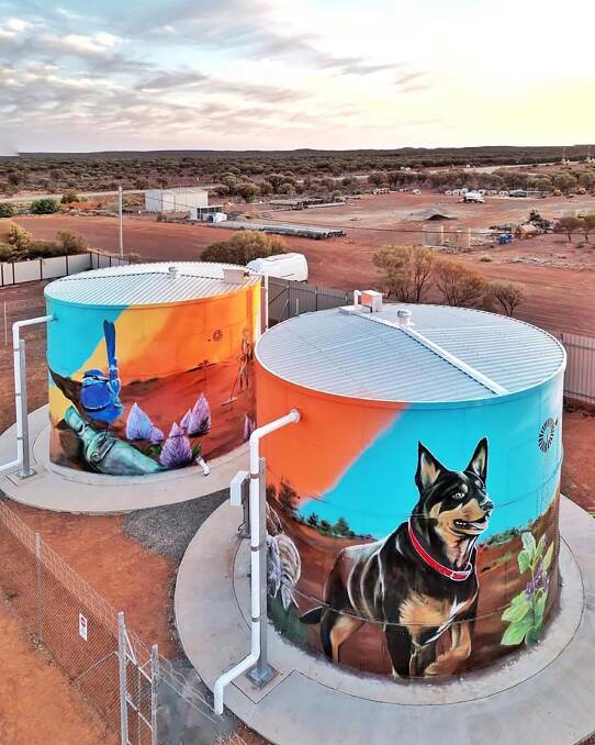 The water tank mural in Sandstone.