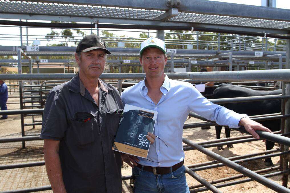 Buyer Craig Hutton (left), Prenton Park Pastoral, Capel and Jaring Rijpma, Black Market Angus stud, Boyanup, caught up before the sale. Prenton Park Pastoral purchased two bulls including the sales $14,000 equal fourth top price bull, Black Market New Ground T145 (AI) (by Landfall New Ground N90).