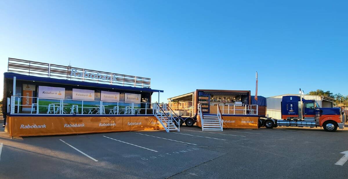 The RaboTruck is a two-trailer truck fitted with a drinks bar, sitting area and presentation deck with TV screens for expert talks.