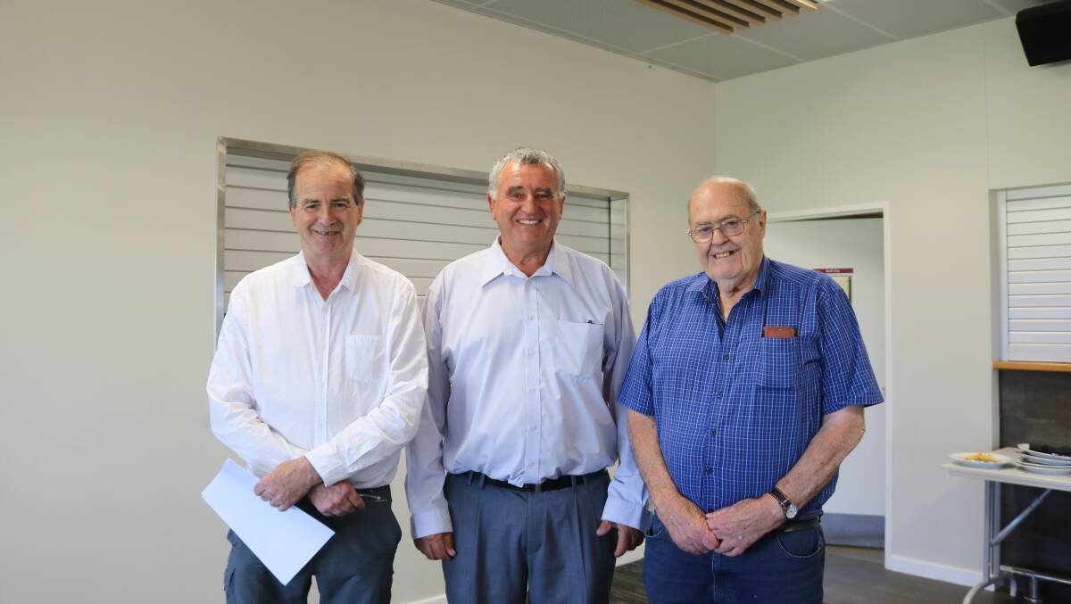Grain Bulk Handlers Association Incorporated steering committee members James Ferguson (left), Bill Cowan and Bob Iffla at the associations inaugural general meeting, which was attended by far less graingrowers than they had hoped.