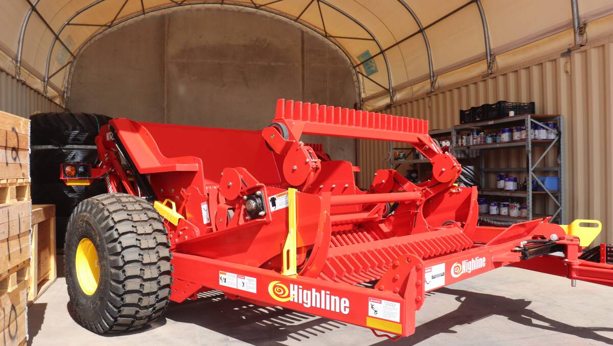 The dumping height of the Highline NT78 rock picker is 2.3 metres.
