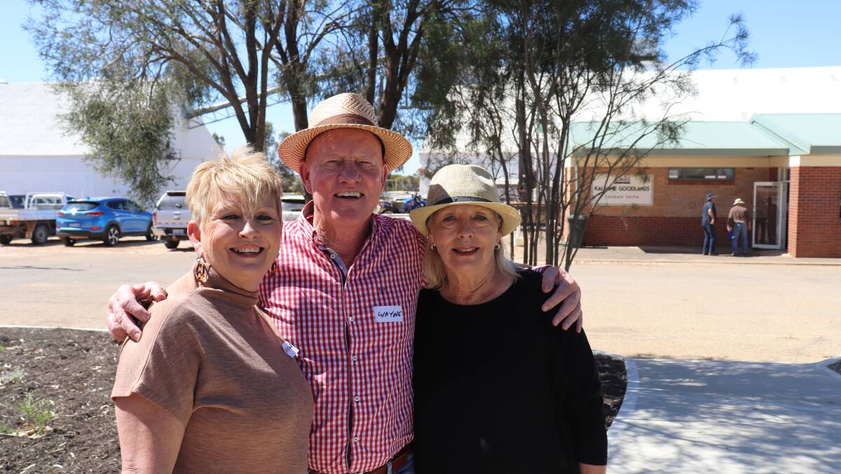 Perth visitors Robyn (left) and Wayne Loxley with Jan Walters.