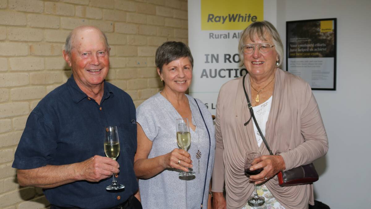 Guests at the function included Albany locals Colin and Linda Veale along with Anne Barrett-Lennard.