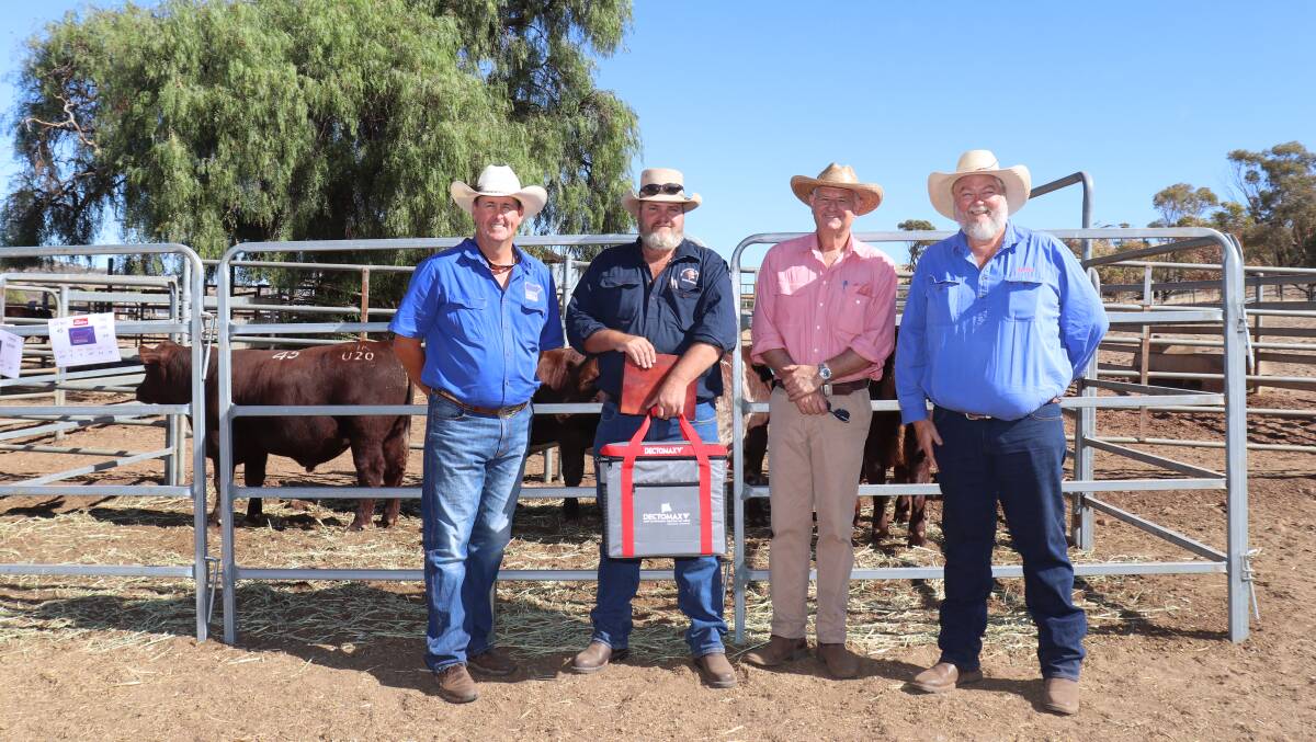  Liberty Charolais and Shorthorn stud co-principal Kevin Yost (left), Toodyay, with volume Shorthorn bull buyer David Hammarquist, Mt Augustus station, East Lyons River, Elders, Gingin agent Geoff Shipp and Zoetis representative and sale sponsor Jason McKie. Mt Augustus station purchased six Shorthorn bulls at the sale.