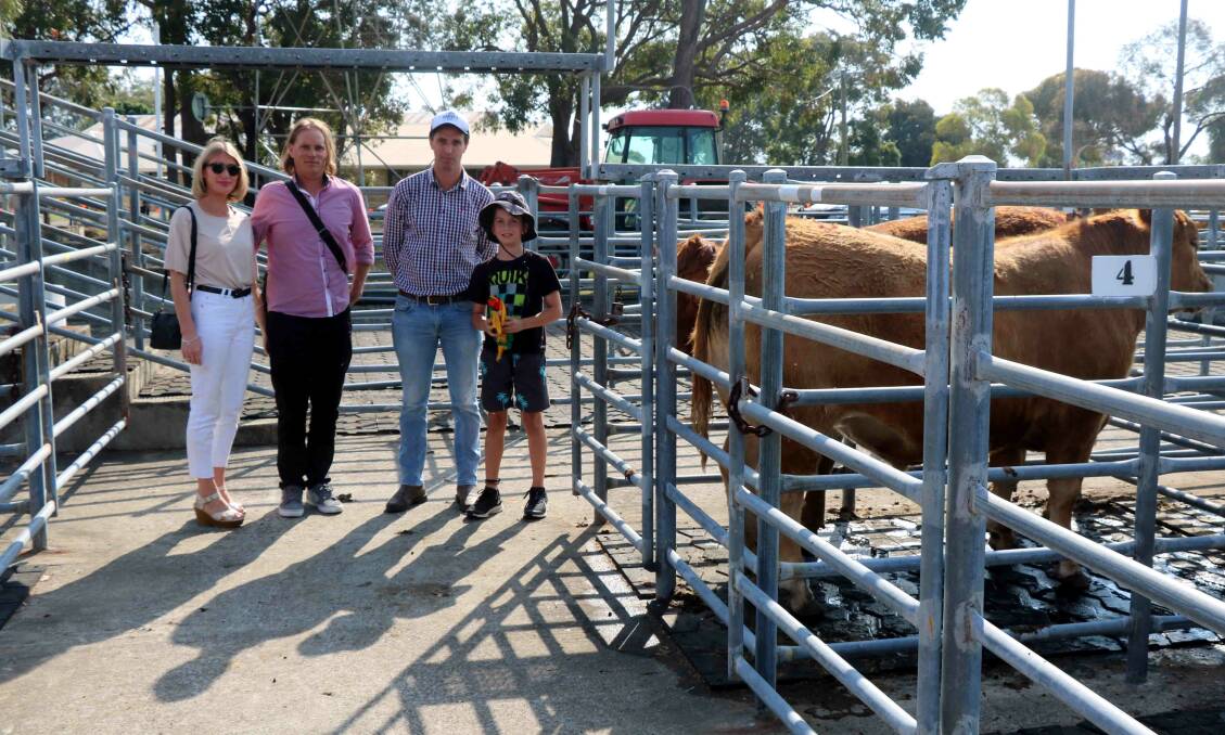 Exhibitors Mia Campbell (left), Kristian Goodchild, buyer Campbell Nettleton, Harvey Beef and son Patrick Nettleton with the champion steer from Jig Grazing that sold to Harvey Beef for $4000.