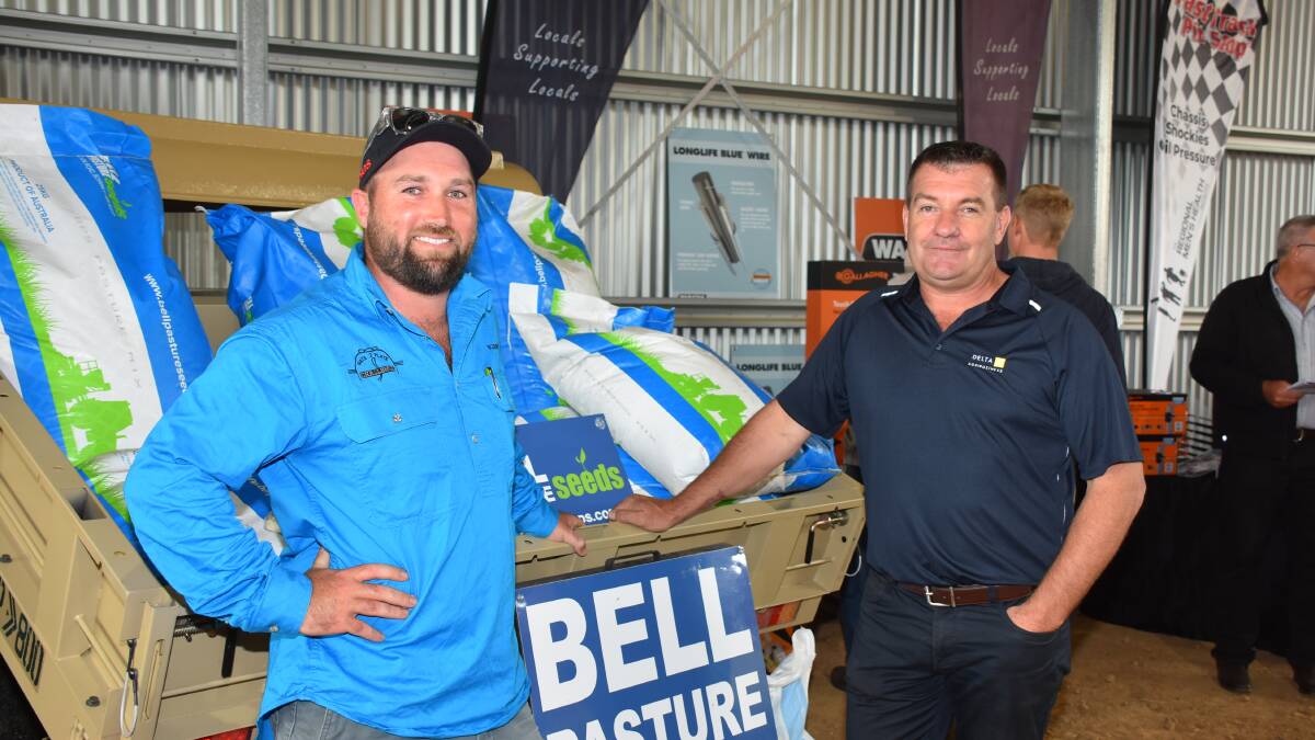  Catching up at the field day were Manypeaks producer and Harvey Beef Gate 2 Plate Challenge committee member Kieran Howie (left) and Delta Ag WA business development manager animal health Darren Hendry.