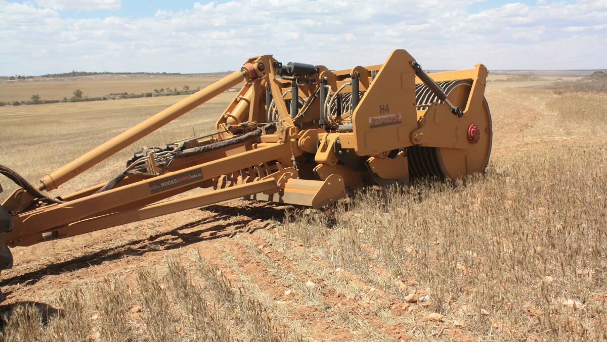  Rocks Gone's new H4 hydraulically-operated Reefinator is involved in an extensive 10-location demonstration program throughout the Wheatbelt.