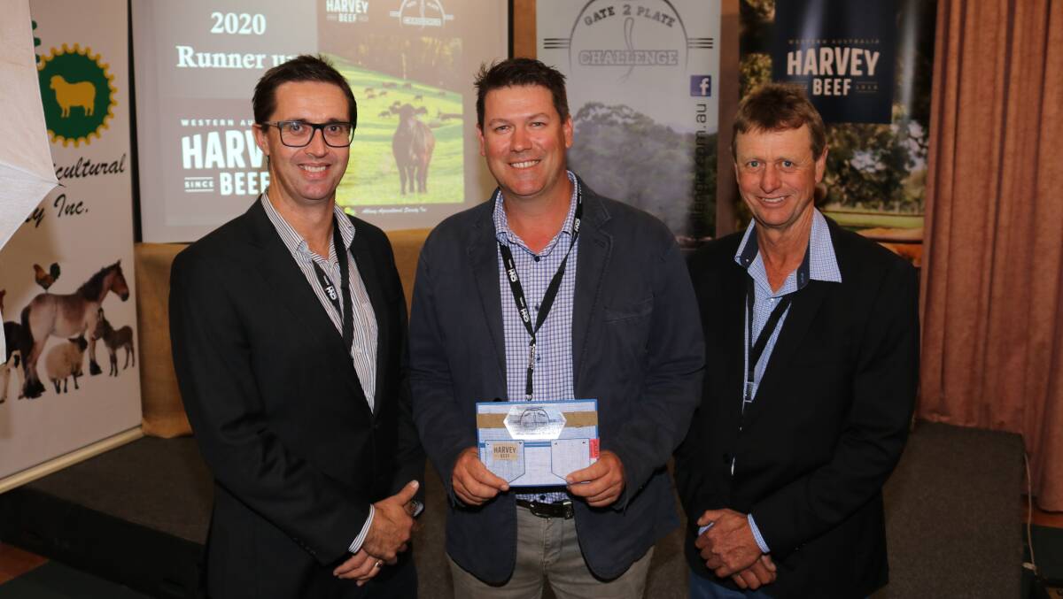 Rodney Galati (centre), John Galati Family Trust, Brunswick, collected the runner-up award for most profitable team with Limousin-Angus from Harvey Beef senior livestock manager Campbell Nettleton (left) and HBG2P outgoing president Stewart Smith, Narrikup.