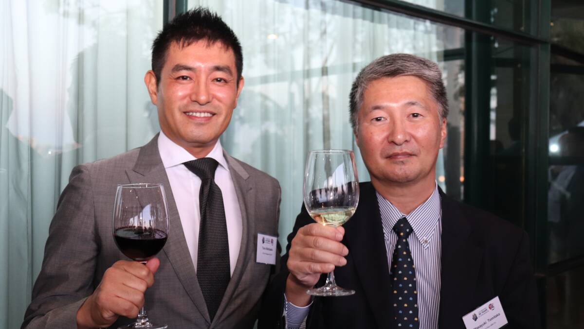  Toru Nishizaka (left), Itochu Singapore Pty Ltd general manager and Masayuki Tomitaka, Nippon Flour Mills Co. Ltd general manager.