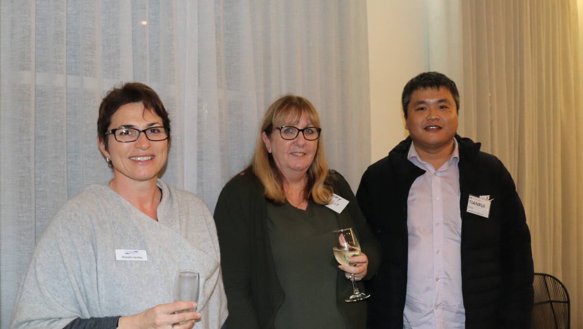  Michelle Handley (left), South East Premium Wheatgrowers Association project officer, with Tammy Van Lit and Tianrui Gao, Continental Grain Handling Pty Ltd.