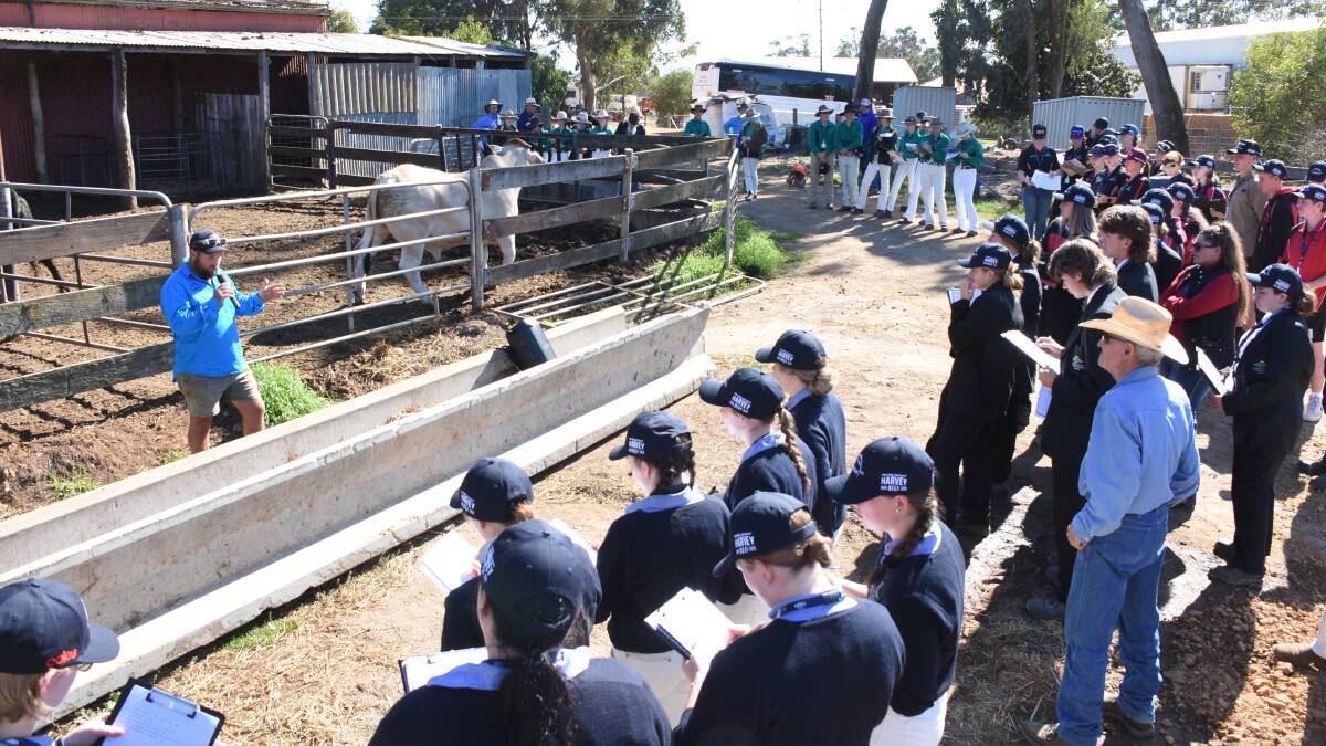  Gate 2 Plate Challenge committee member and Manypeaks producer Kieran Howie provided a presentation to the students on the use of Estimated Breeding Values.