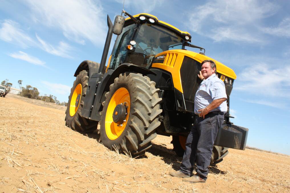 The JCB Fastrac 8330 has more than held its own against major competitors over the past 18 months and has become one of the most popular front wheel-assist tractors on the market. According to Boekeman Machinery Dalwallinu salesman Wayne Stoner, this model is regarded as the ideal workhorse for year-round use in spraying, spreading, tillage, hay-making and chasing. 