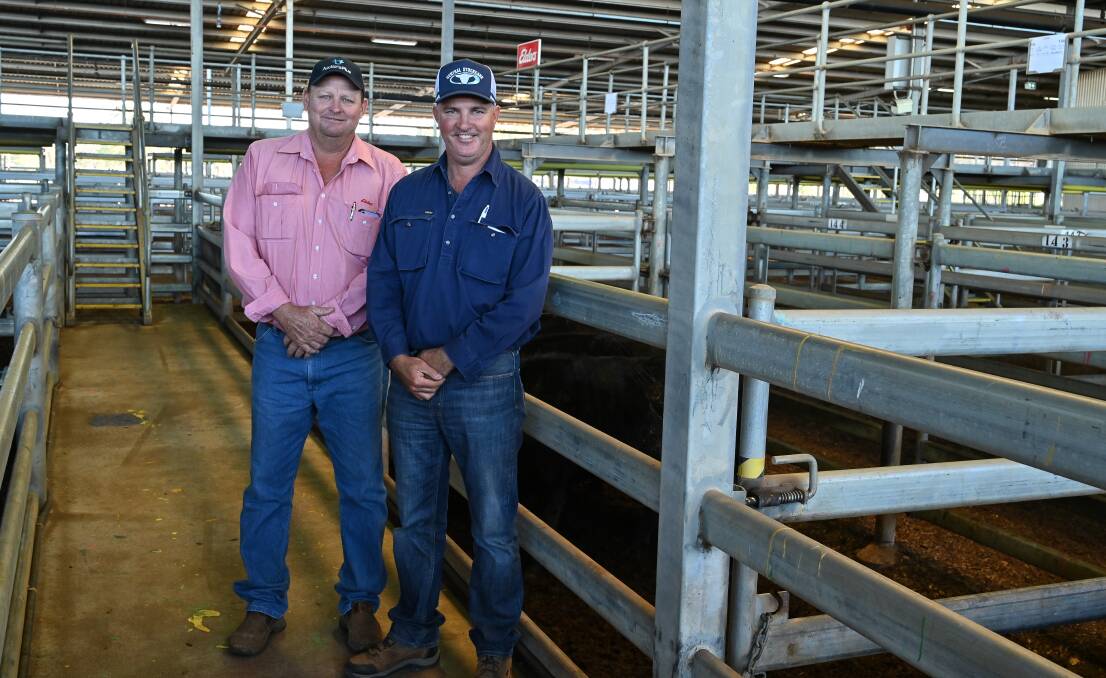  Elders, Moora representative Clint Fletcher (left), caught up with Dean Ryan, Central Stockcare, who was among the sale's most prominent buyers, filling various orders.