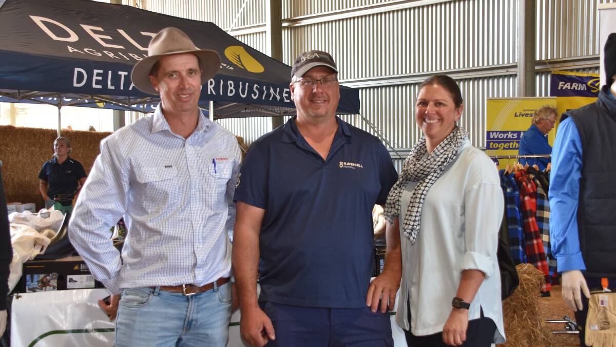 Catching up during the field day were Campbell Nettleton (left), Coles and Ken and Bonnie Ravenhill, Ravenhill Pastoral, Narrikup.