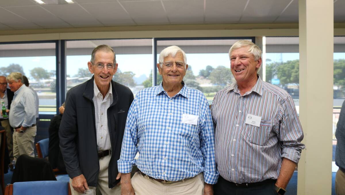 Bill Cresswell (left), Claremont, joined with Lance Bushell, Northam and Rod Bushell, Katanning.