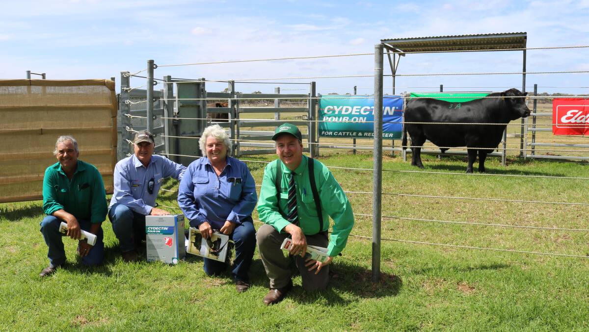 With the $10,500 top-priced bull sold on-property at Tullibardine last week were buyers Graeme (left) and Deby Pyle, Pyle Bros, South Stirling, flanking Virbac's Tony Murdoch who donated five litres of Cydectin pour-on to the buyers, joined by local Landmark representative Michael Lynch.