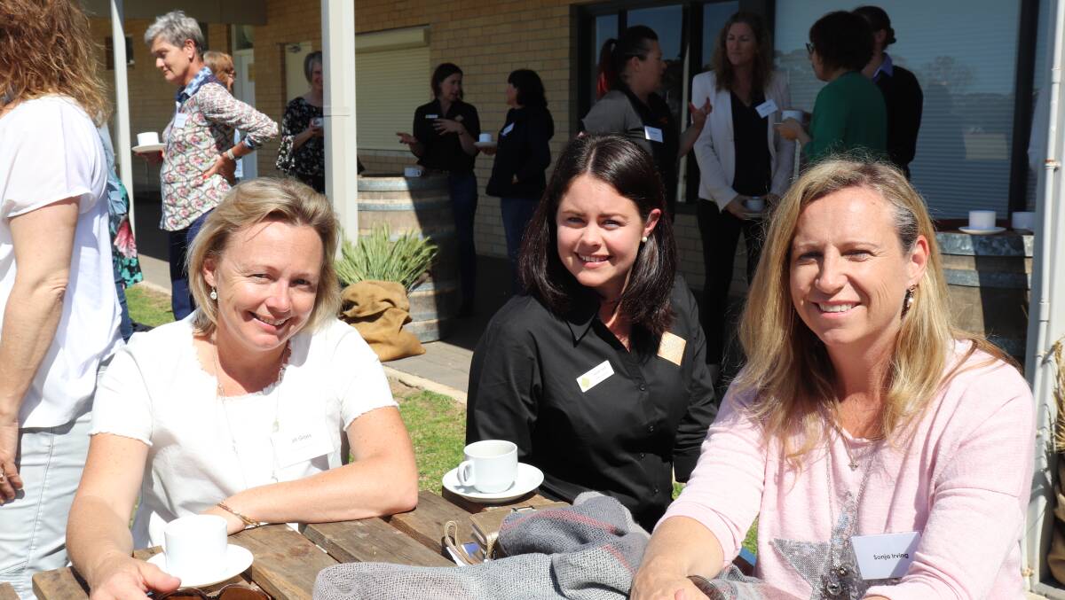 p Lake Grace farmers Thersea Naisbitt (left), WIFE committee members of the Lakes branch Karen Baker and Claire Gray, with Lauren Duckworth.