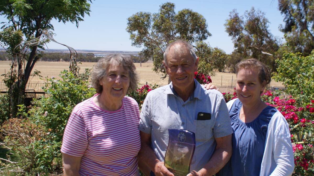  Glennis (left) and Wally Mills with their daughter Christine Ingham during her recent visit to WA from the UK. Wally was holding their WAMMCO 2018 Producer of the Year medium crossbred producer award.
