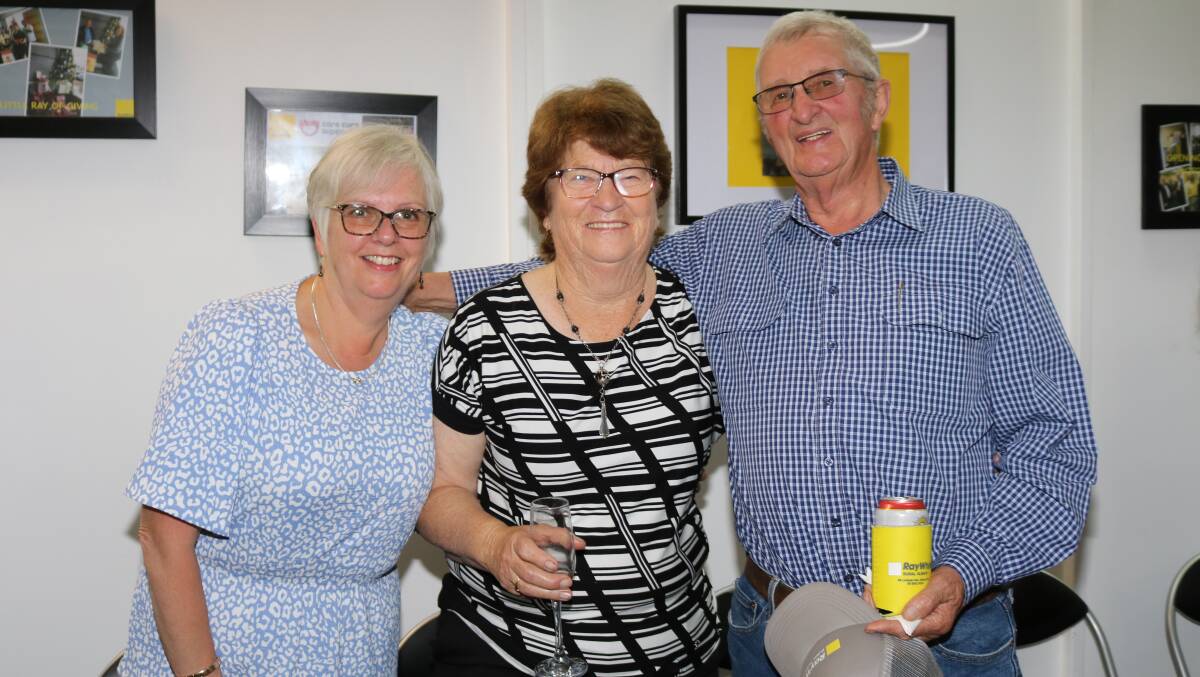 Lesley Wilson (left) had travelled from Cumbria in the Lakes District of England to visit her relatives Kathy and Joe Hetherington, Albany.