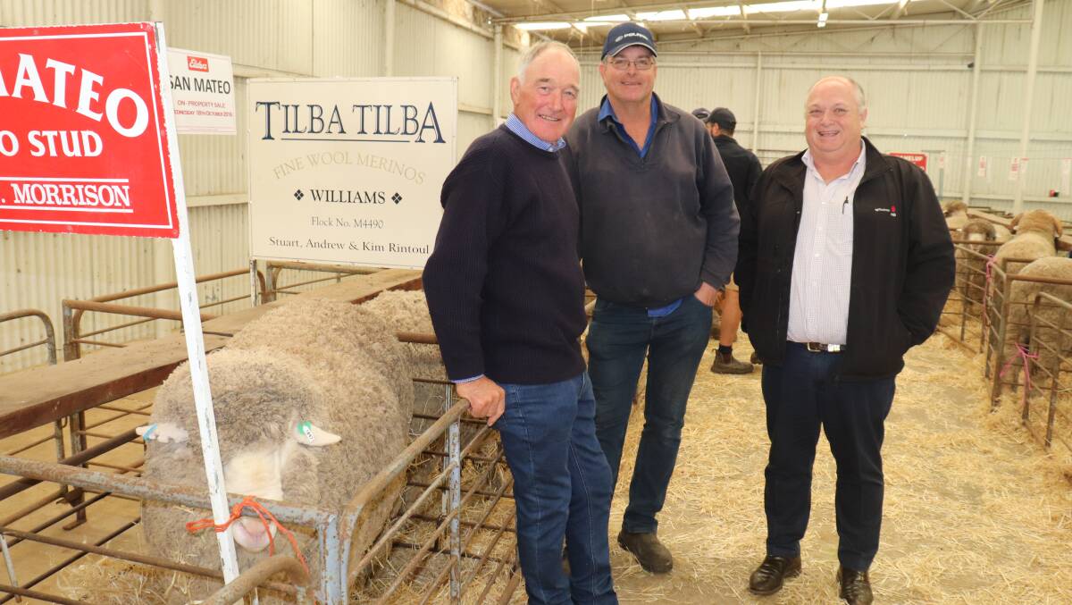 Tilba Tilba co-principal Stuart Rintoul (left), caught up with Garry Page, Pingelly and Phil Hudson, NAB Agri-business, Narrogin.