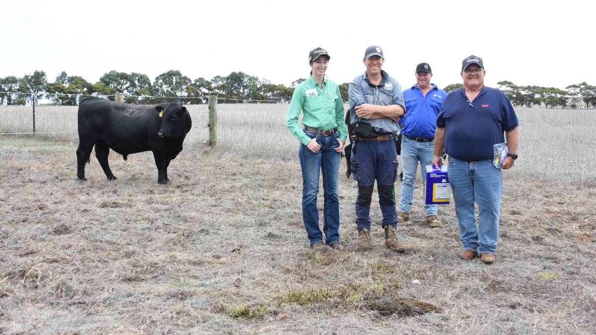 The volume buyer in the Allegria Park sale last week was Morundah Pty Ltd, Condingup, which purchased nine bulls at an average of $8444 and to the sales $13,500 second top price twice. With one of its $13,500 purchases were Nutrien Livestock, trainee Libby Miell (left), Morundah Pty Ltd manager Graham Maitland, Allegria Park principal Andrew Kuss and volume buyer prize sponsor Ben Fletcher, Zoetis.