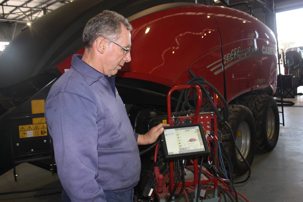  A Case IH AFS Pro 700 display monitor, with a larger screen, provides on-the-go diagnostics and fault-finding.