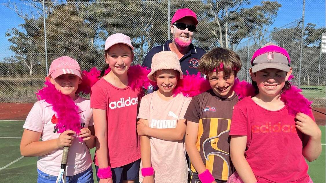 Lily Penny (left), Finlay Anderson, Isobel Dennis, Rex Hewson and Lachlan Holzknecht with their coach Justin McGuire at the Broomehill Tambellup junior tennis coaching.