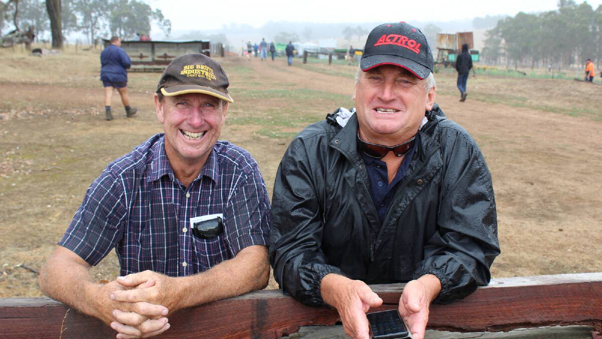  Laurie Cheetham (left), Katanning and Mike Hobley, Lower King, had a look at what was on offer.