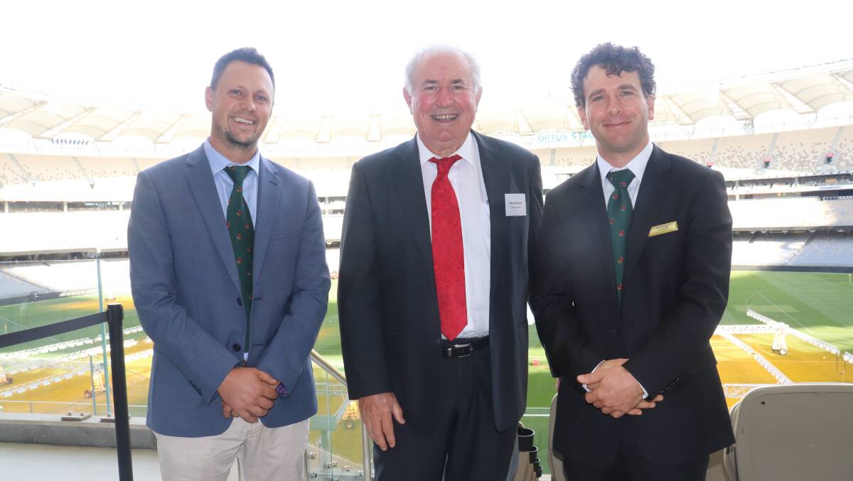 Foot and mouth disease expert, professor John Edwards (centre) with Nuffield Western Australia treasurer Dylan Hirsch (left), Latham and immediate past chairman Reece Curwen, South Stirlings.