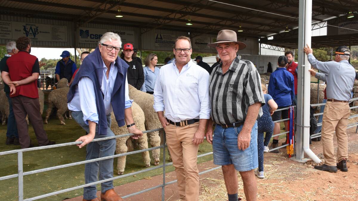 Australian Wool Innovation (AWI) program manager wool harvesting and development, Craig French (centre) at the recent Williams Gateway Expo Sheep Show. He is with AWI WA board member David Webster (left) and Broomehill farmer, local shearing industry stalwart, former gun shearer and former shearer and wool handler trainer Don Boyle.