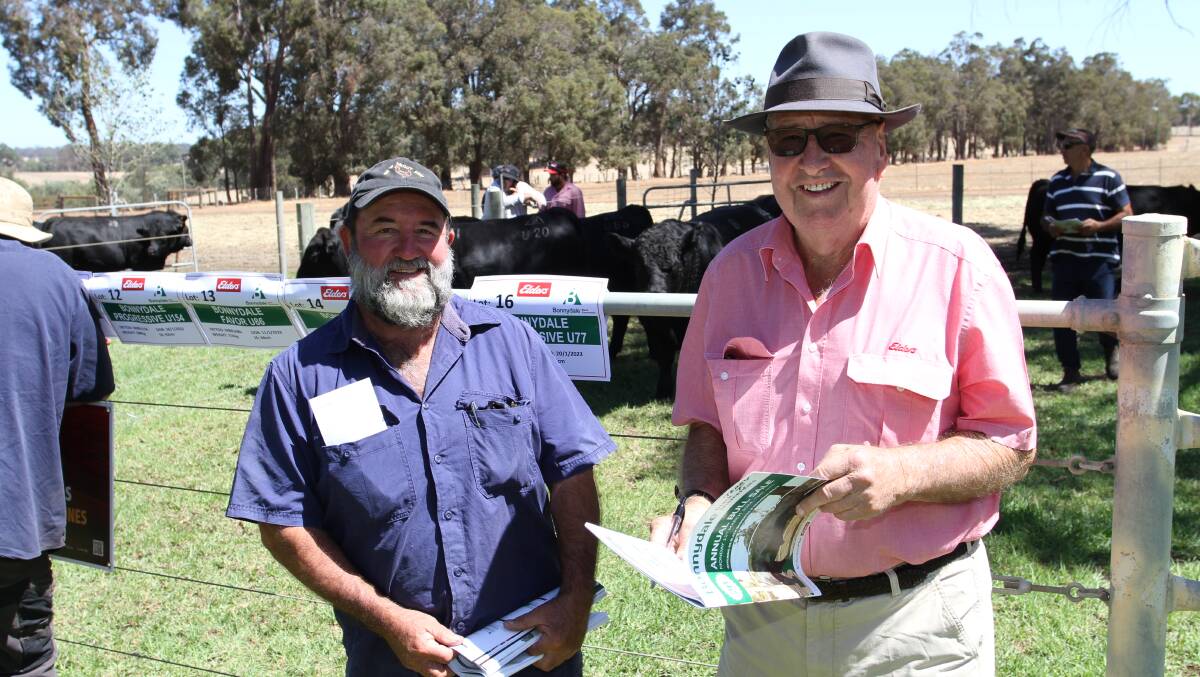 Buyer Lyndon Crouch (left), LM & EA Crouch, Nannup and Elders Nannup agent Terry Tarbotton. Mr Crouch purchased two bulls at the sale paying to $12,000 for the sale team leader Bonnydale Standout U140 (by Schooley Standout 27G).
