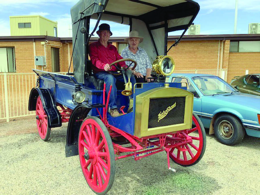 Alan and Eva Cole, Kellerberrin in their 1912 'Little Giant' lorry.