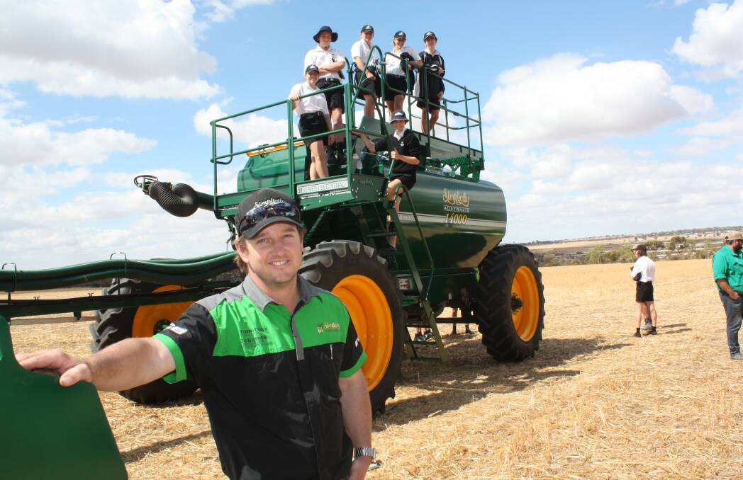 Simplicity Australia product development manager Walter Law was on hand to answer questions by interested Western Australian College of Agriculture, Cunderdin, year 11 students, who visited the demo site, conveniently opposite the college entrance.