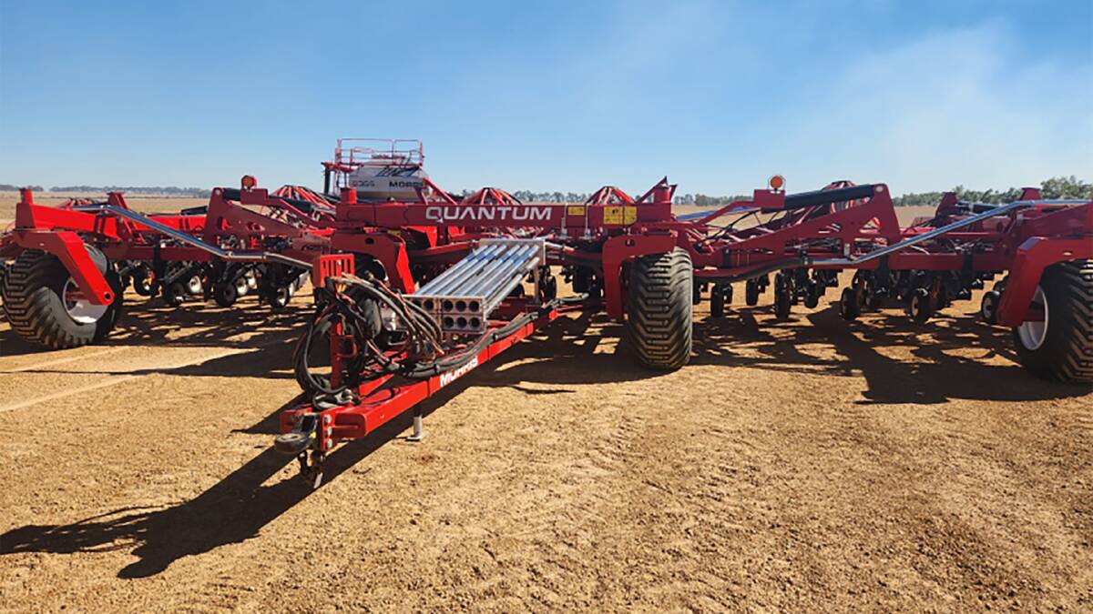 Having only been used over 2600 hectares, this 15-metre 2021 Morris Quantum airdrill from West Casuarinas was in as-new condition with Autolift-Autopack and set up with Rootboot paired row boots in four rows at 25.4 centimetre spacings. It was passed in at $125,000. A paired Morris 9365 VRT aircart, offered as a separate lot by the same vendor, was also passed in at the same price.