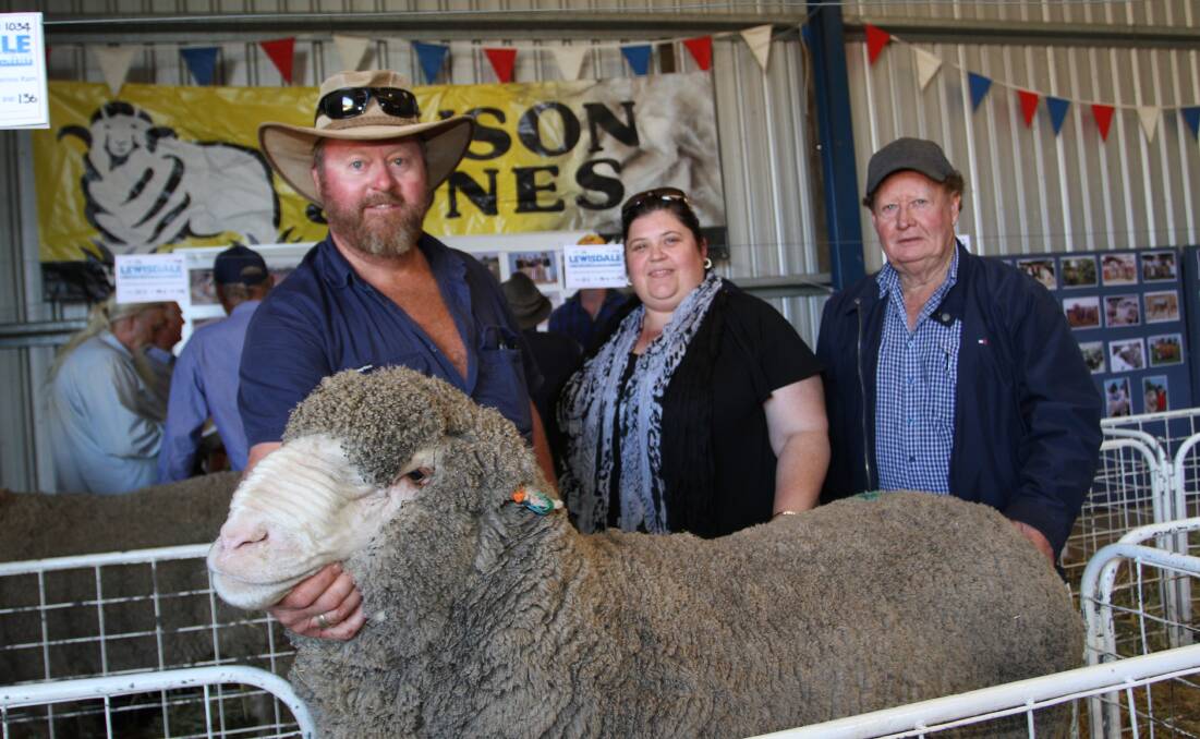 Long-time buyers Fenton (left) and Rebecca Dean, Sancta Monica Farms, Tardun, with Lewisdale stud principal Ray Lewis following the Lewisdale ram sale where the Deans purchased 16 rams.