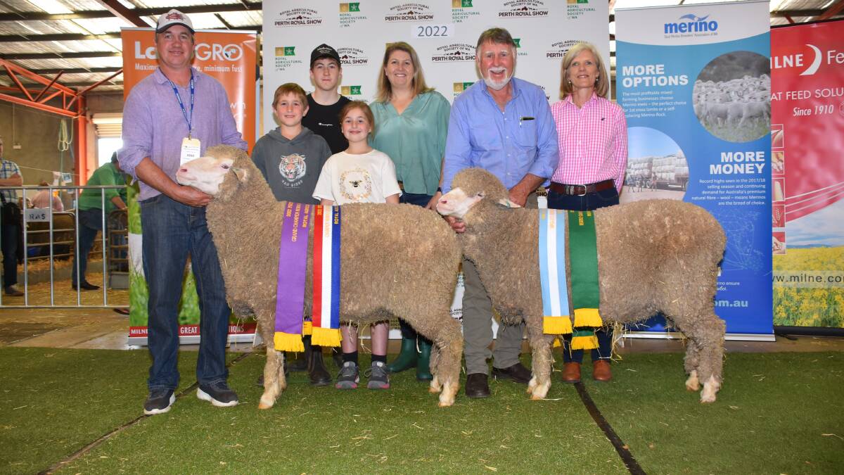  The Eastville Park stud, Wickepin, exhibited the grand champion and reserve grand champion autumn shorn ewes. The grand champion ewe was also sashed the champion junior ewe. With the ewes were Eastville Parks Grantly (left), Hugh, Will, Isla, Elise, Rob and Lee-Ann Mullan. The ewes were also sashed the champion and reserve champion autumn shorn Poll Merino ewes under 1.5 years. The grand champion award was sponsored by Milne Feeds and the junior champion by Atlex Stockyards.