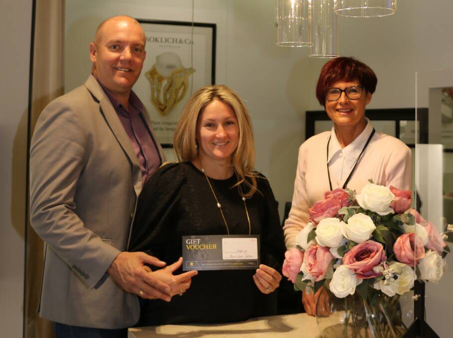 At the draw for the Soklich & Co $3000 jewellery voucher prize giveaway were Soklich & Co owners Chris and Lexie Soklich with Farm Weekly sales and business development manager Wendy Gould.
