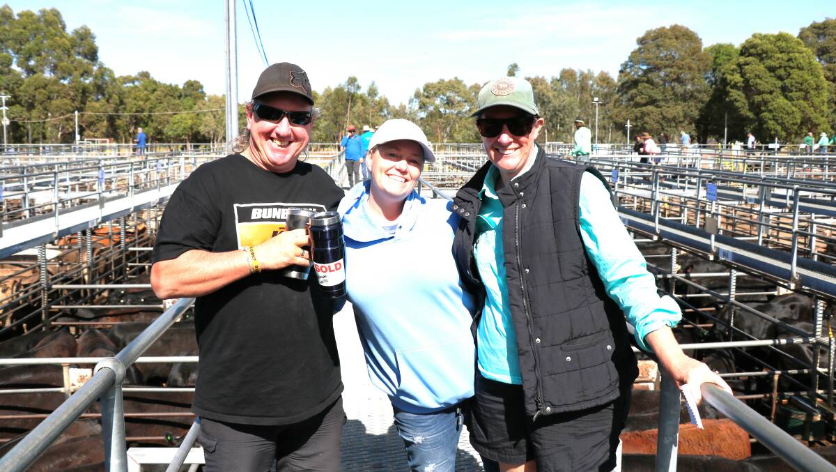 Dion (left) and Sandra White, Yabberup, with Lucy Owen, Beelerup, at the Boyanup sale where the Whites bought several pens of lighter weight calves.